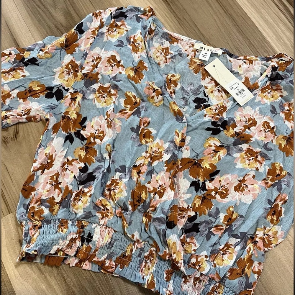 Francesca’s Blouse - Picture 2 of 7